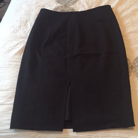 White House Black Market Pencil Skirt- Size 2 - Picture 4 of 4
